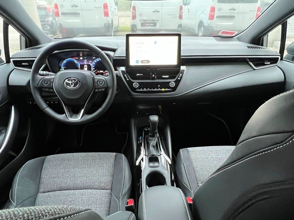 Fahrzeugabbildung Toyota Corolla Touring Sports 2.0 Hybrid Teamplayer