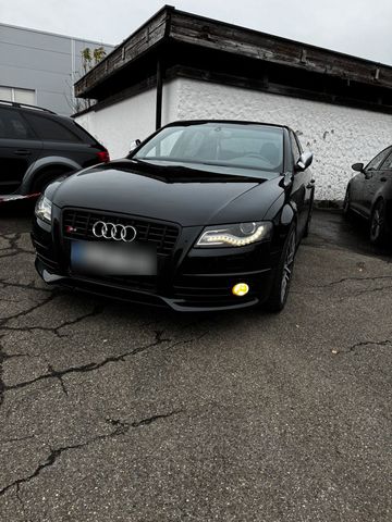 Audi S4 b8