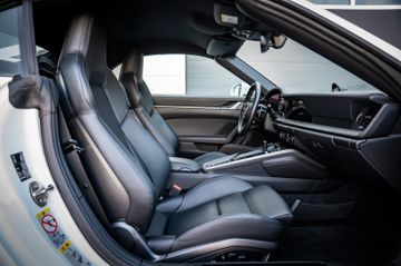 Porsche 992 Carrera 4S Cabriolet | PDCC | BOSE | 18Wege