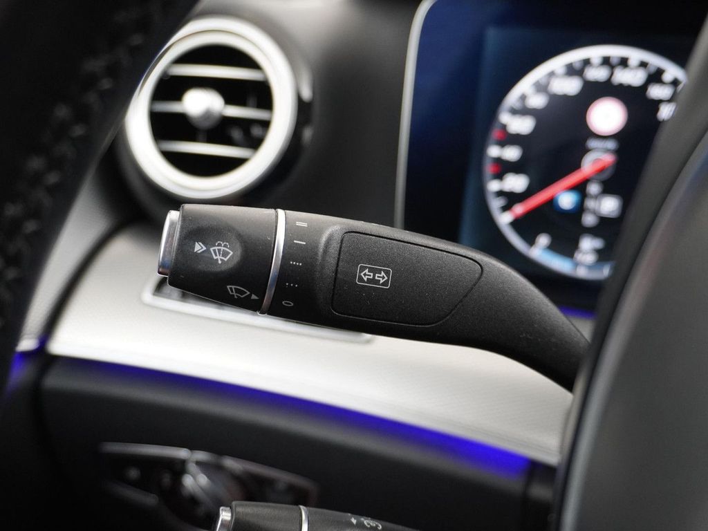 Mercedes-Benz E 350 e Avantgarde AHK Widescreen Sfeer verlicht