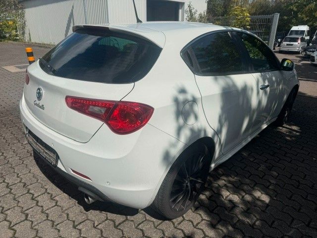 Fahrzeugabbildung Alfa Romeo Giulietta Turismo Sportiva LEDER
