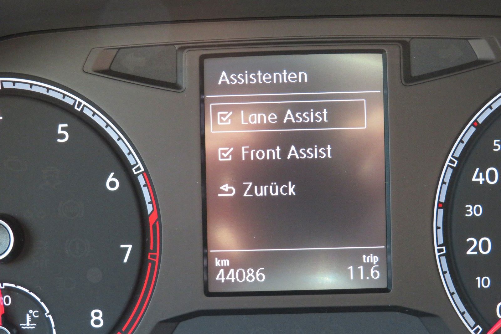 Fahrzeugabbildung Volkswagen T-Roc R-Line Sport DSG LED PDC NAVI 19`BLACK 1.H