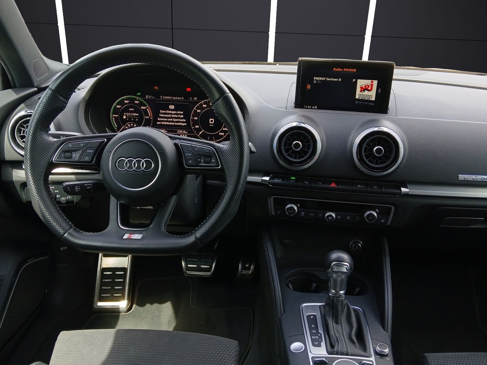 Fahrzeugabbildung Audi A3 Sportback 40 e-tron sport Matrix Navi ACC RFK