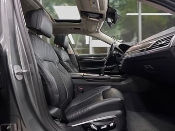 BMW 750 - 7