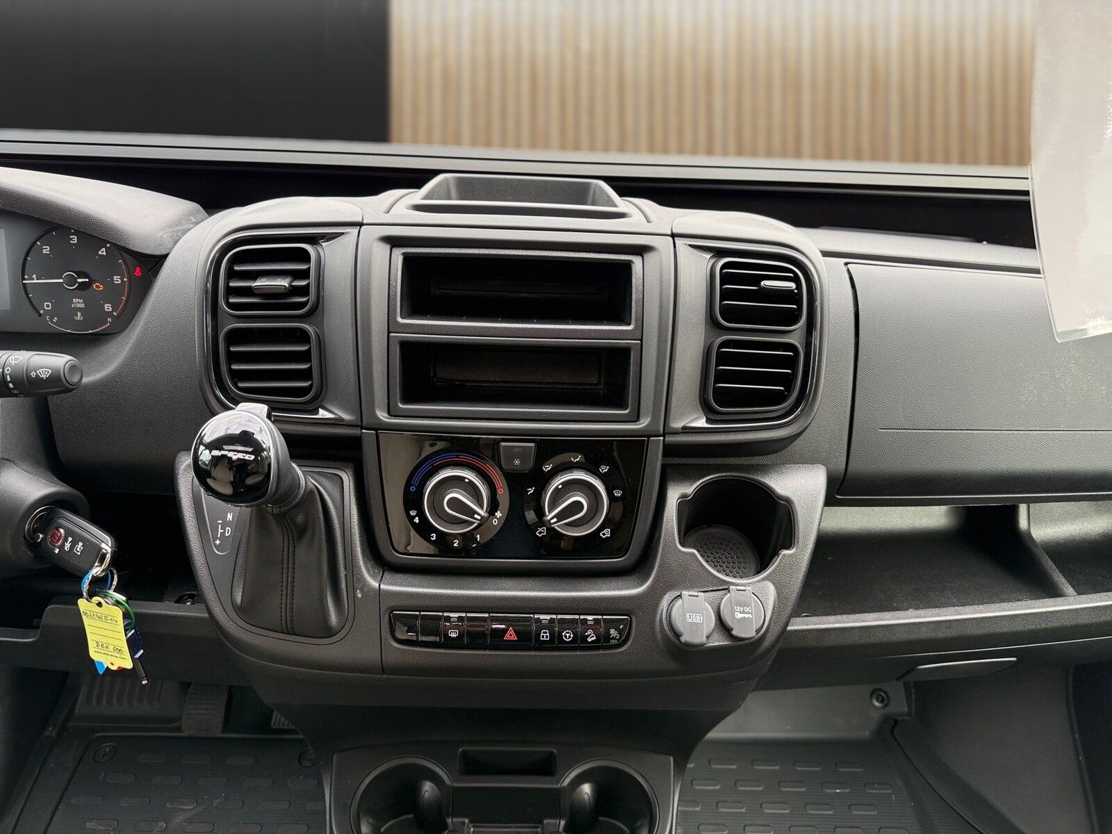 Fahrzeugabbildung Karmann Dexter DE 600 Automatik, Concept, Combi Heizung