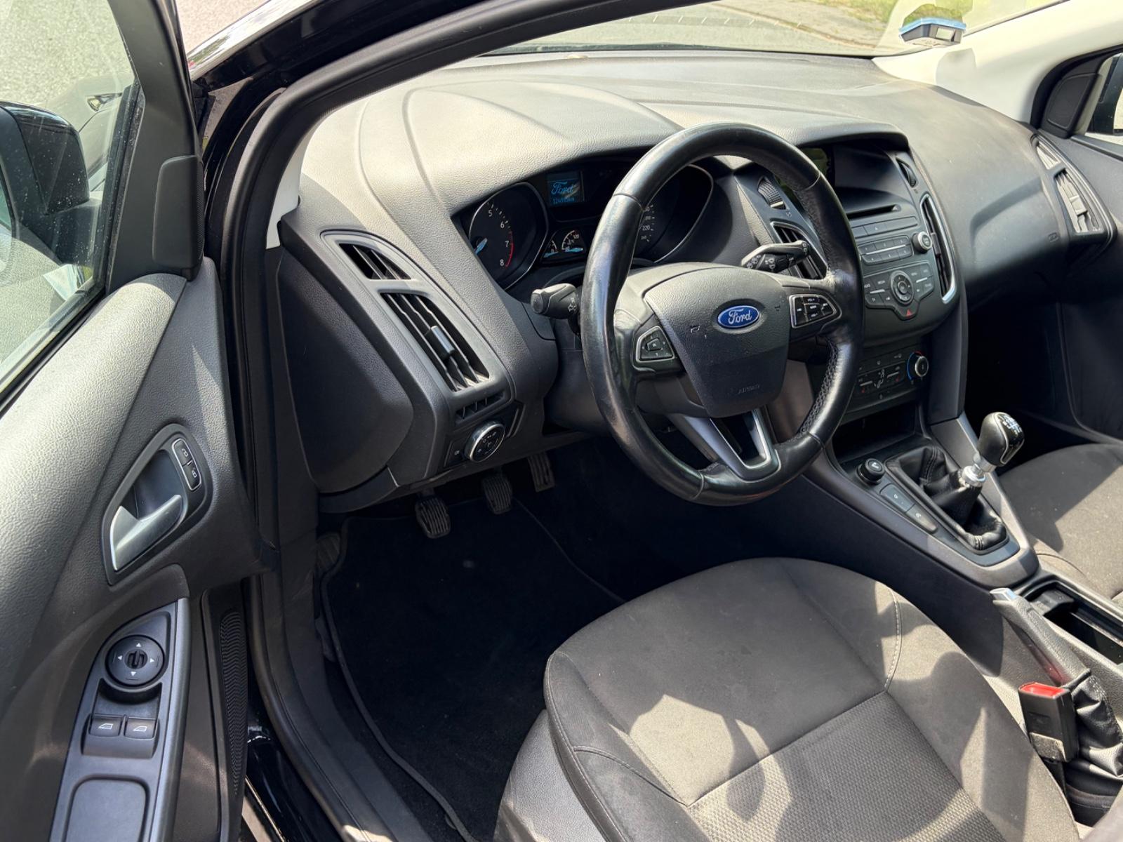 Ford Focus 2015 — фото 9