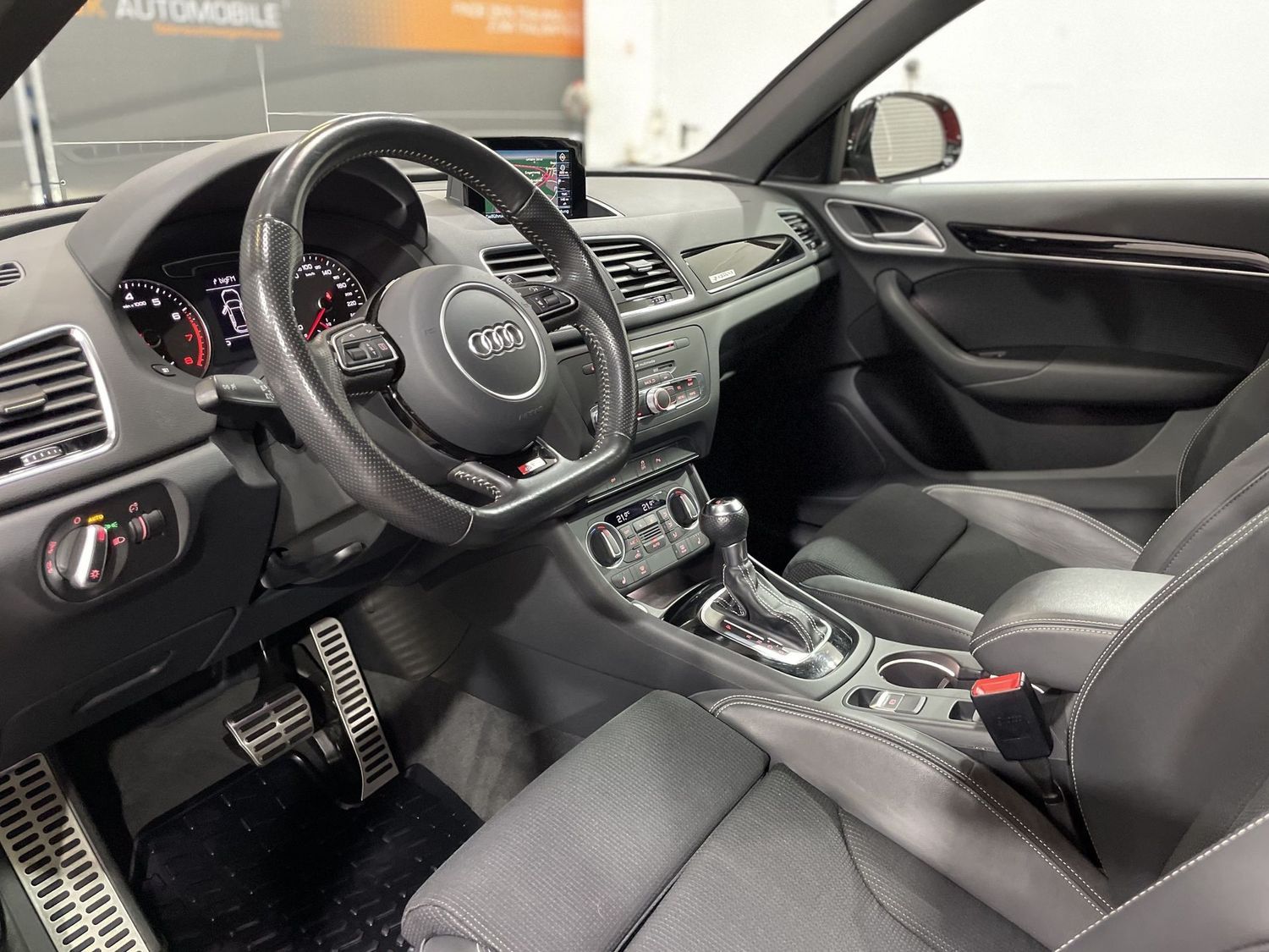 Fahrzeugabbildung Audi Q3 2.0TFSI quat S line Competition#LED#Black#20"