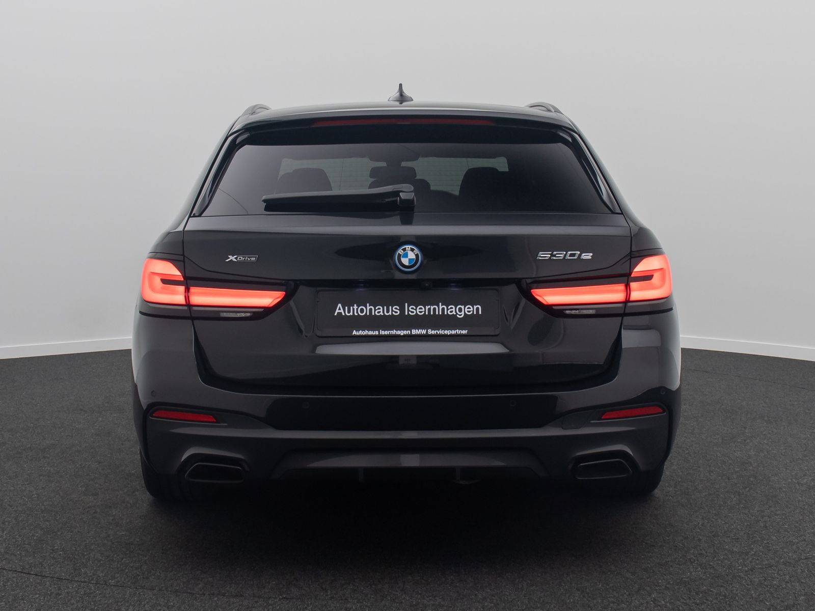 Fahrzeugabbildung BMW 530e xD M Sport Panorama HUD DAB H/K Kamera AHK