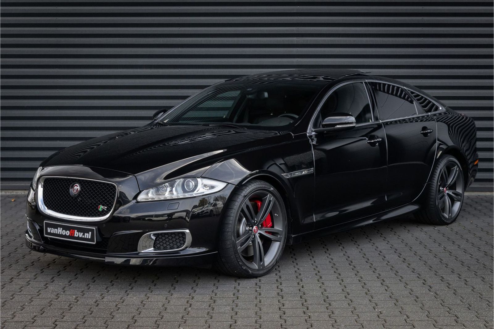 JAGUAR XJR