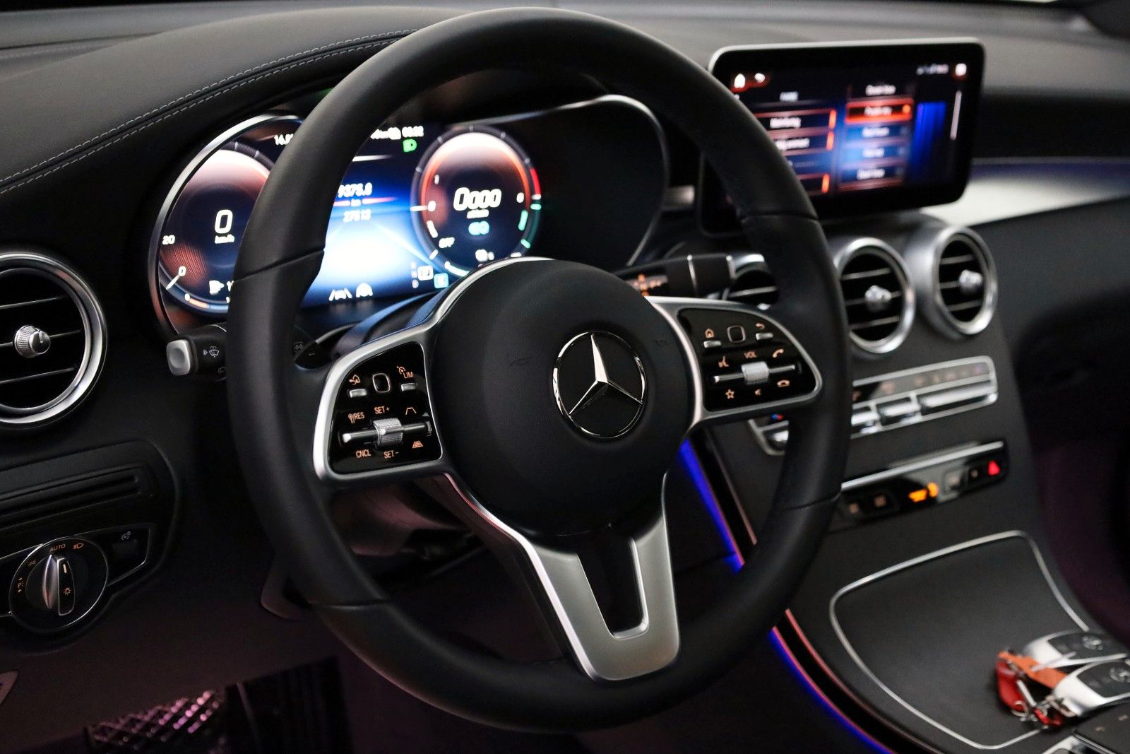 Fahrzeugabbildung Mercedes-Benz GLC 300 de 4M Coupe,Leder,Navi,360Kamera,ACC,SD