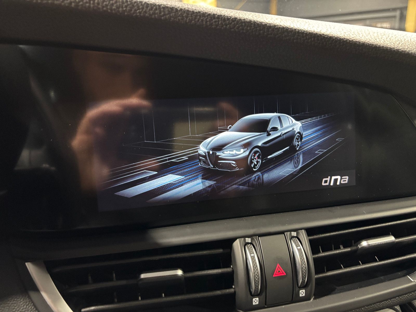 Fahrzeugabbildung Alfa Romeo Giulia Ti Q4/MEMORY/ACC/NAVI/KAMERA/SHZ