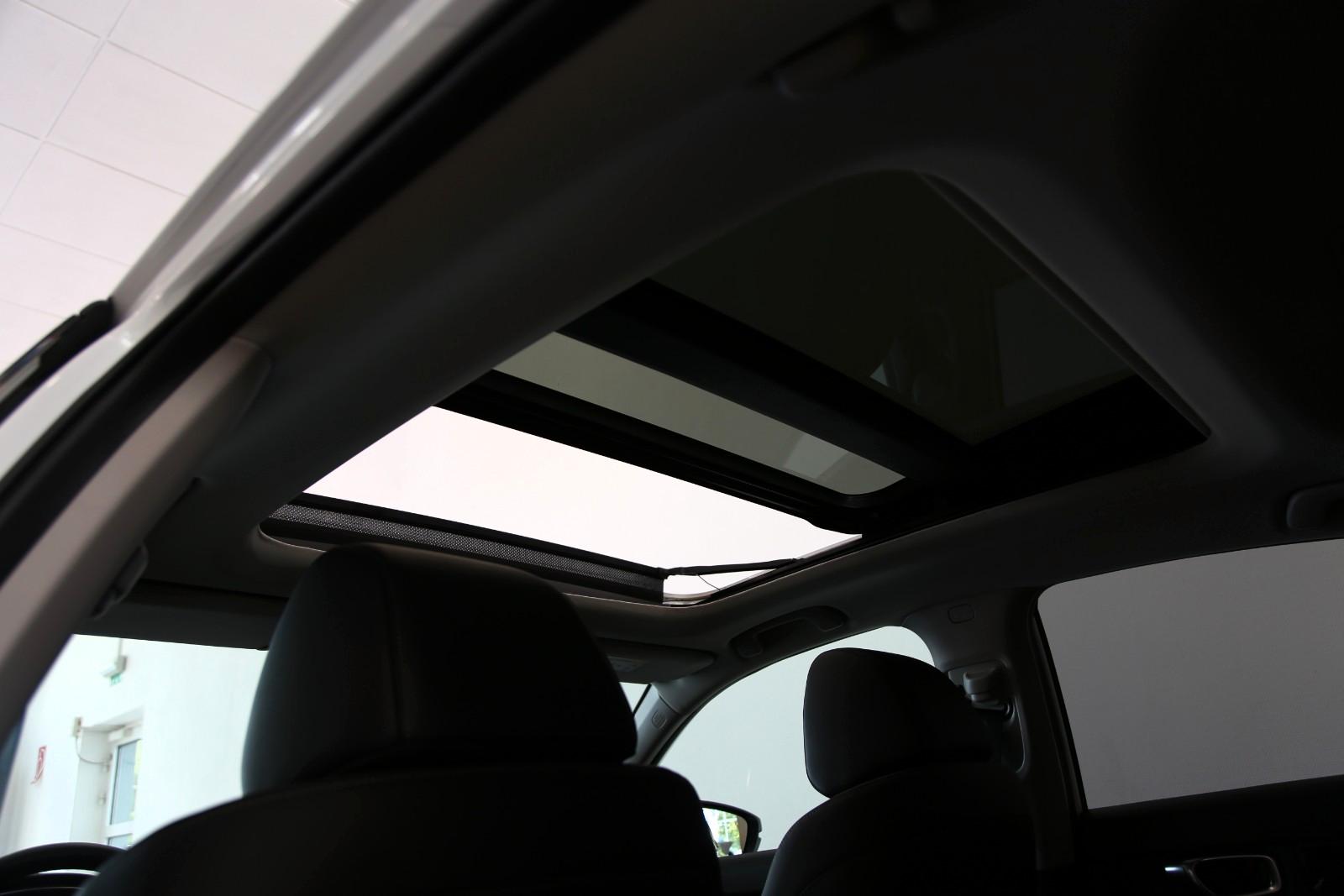 Honda Civic Lim. 5-trg. e:HEV Advance AZV Pano Bose
