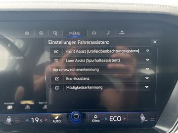 Volkswagen Touareg - 11