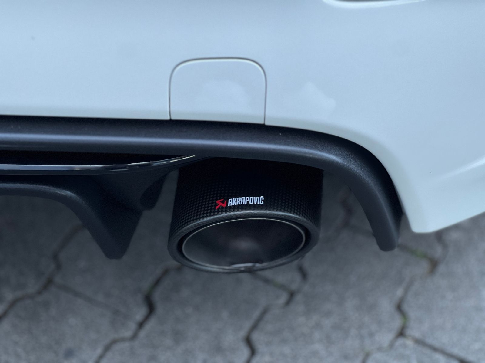 Fahrzeugabbildung Abarth 595C esseesse BEATS XENON NAVI ALU