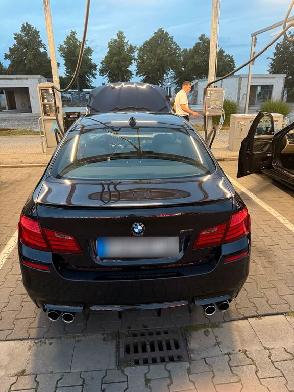 Image of BMW 530
