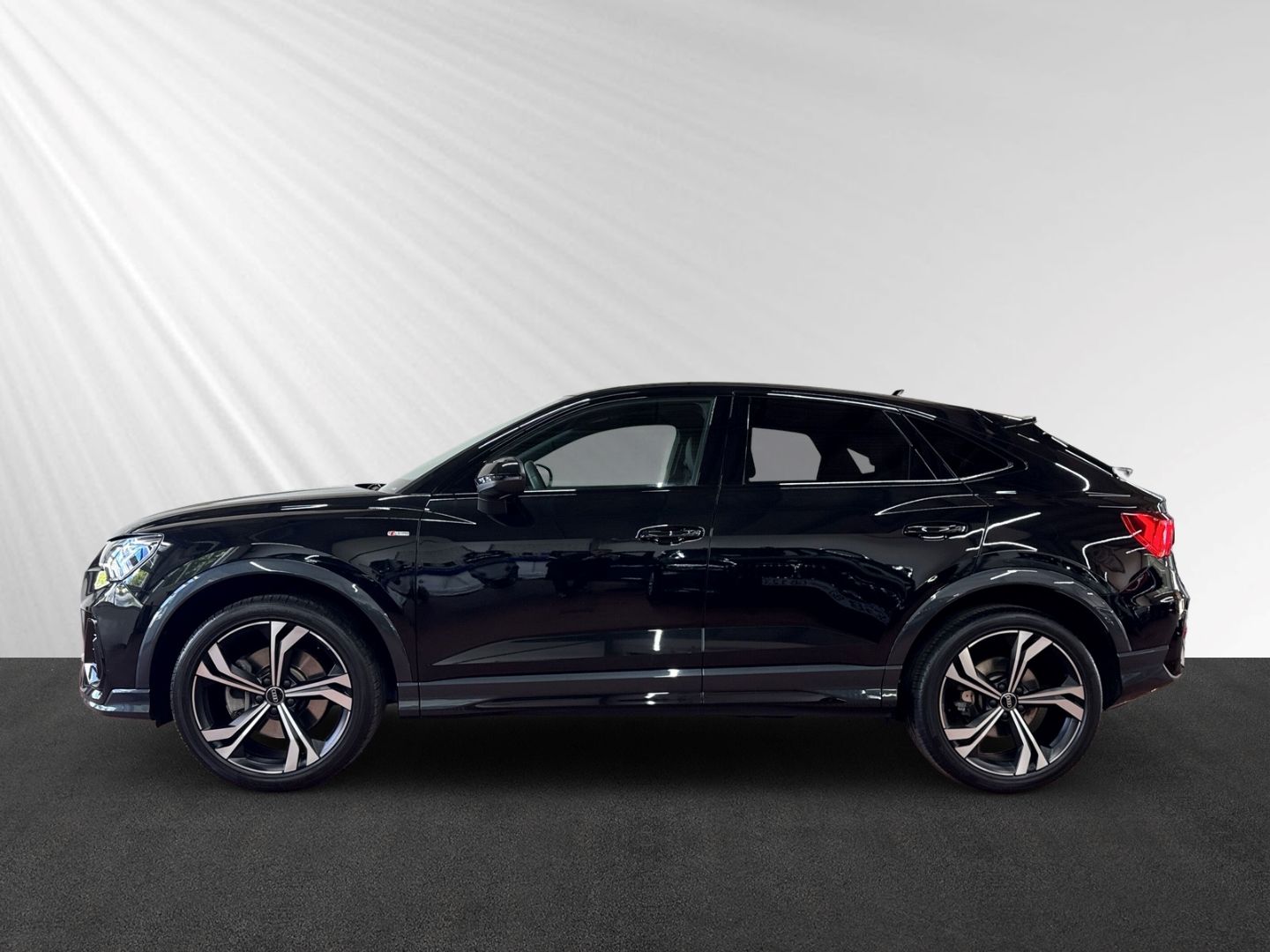 Audi Q3 Sportback 40 TDI S line qu tro Kamera+Pano foto 2