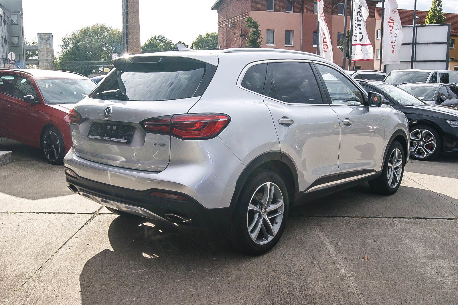 Fahrzeugabbildung MG HS 1.5T-GDI Aut. Luxury PANORAMA LEDER ASSISTENT