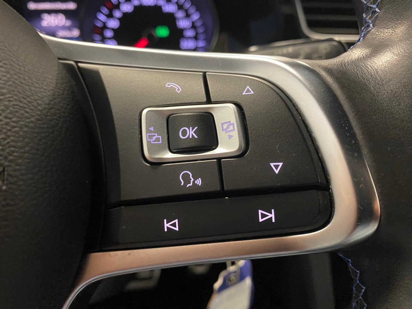 Fahrzeugabbildung Volkswagen Golf VII 1.4 PLUG-IN HYBRID GTE+AHK+MATRIX+ACC