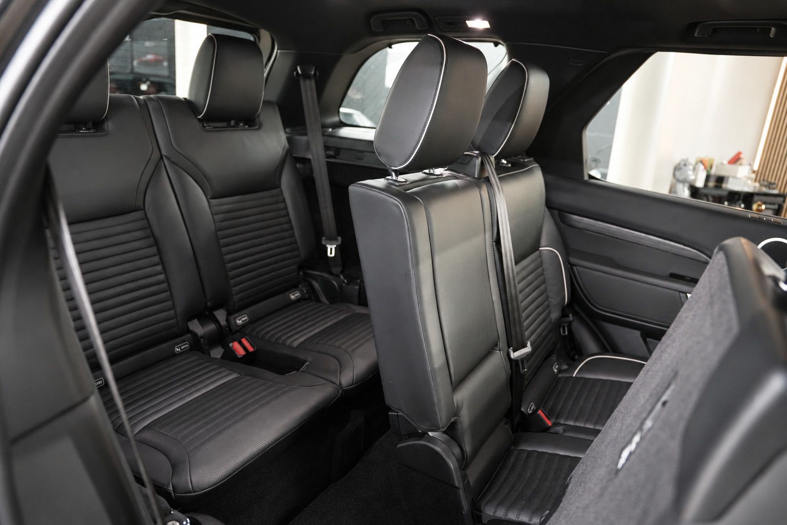Fahrzeugabbildung Land Rover Discovery HSE V6 *7-Sitz*Panorama*HUD*Meridian*