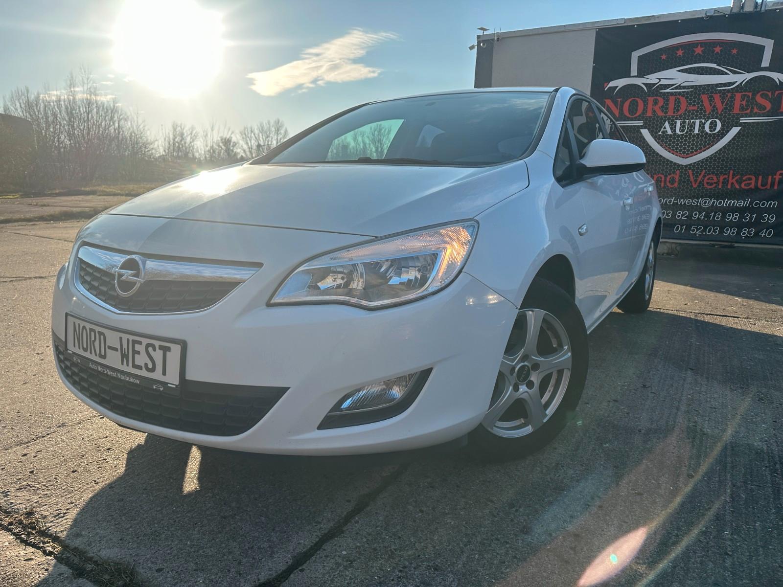 Opel Astra J Lim. 5-trg. Edition TÜV 01/28