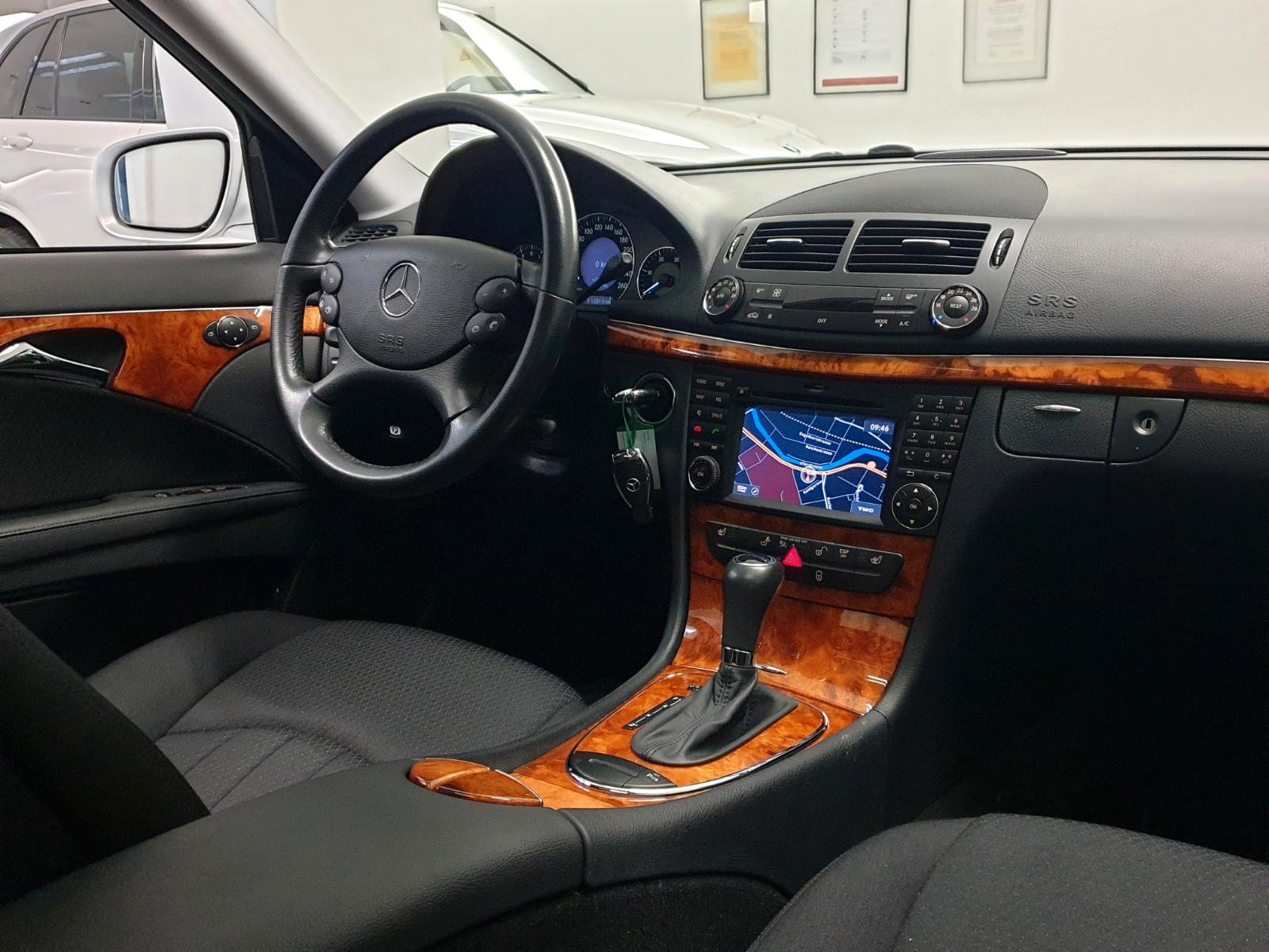 Mercedes-Benz E 220 CDI 2.Hand Scheckheft MB Navi BiXenon PDC