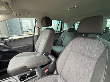 Volkswagen Tiguan - 11