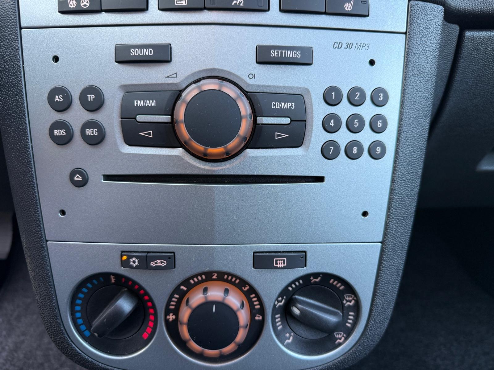 Opel Corsa D Klima+Sitz und Lenkradheizung+Tempomat