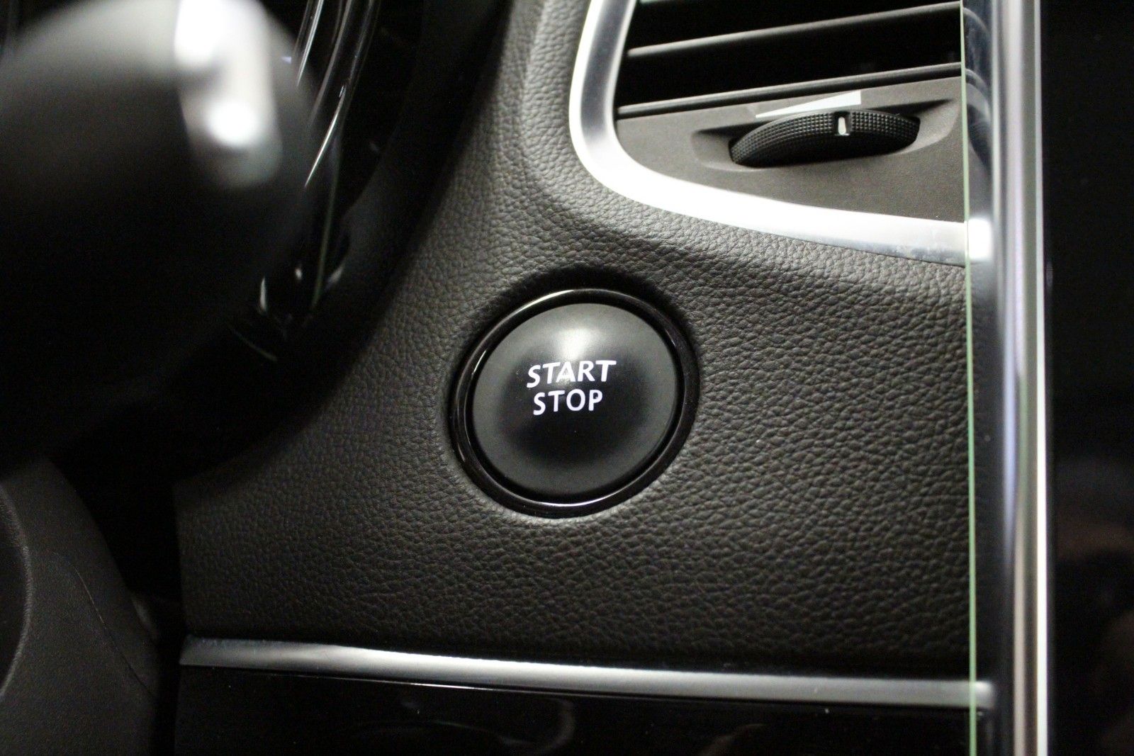 Fahrzeugabbildung Renault Espace ENERGY TCe 200 EDC Intens 7 Sitzer