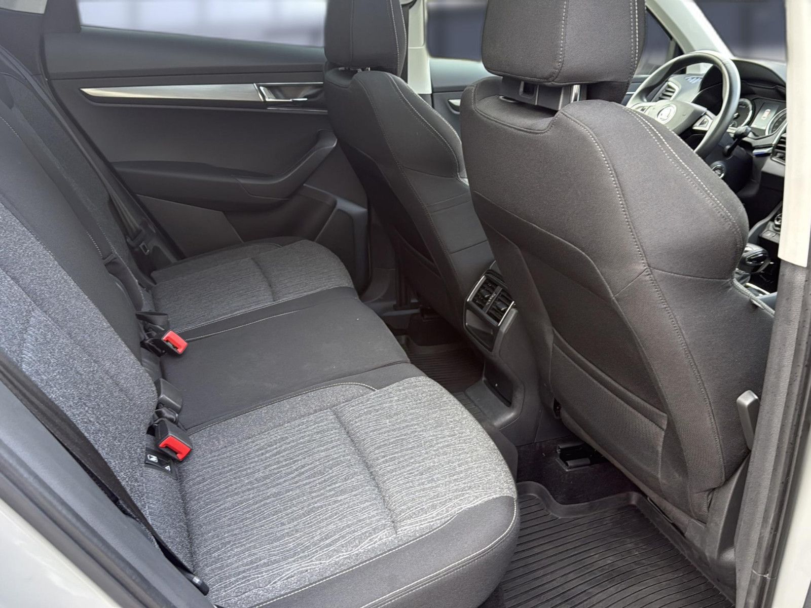 Fahrzeugabbildung SKODA Karoq Style/ Ambiente/ 1. Hand