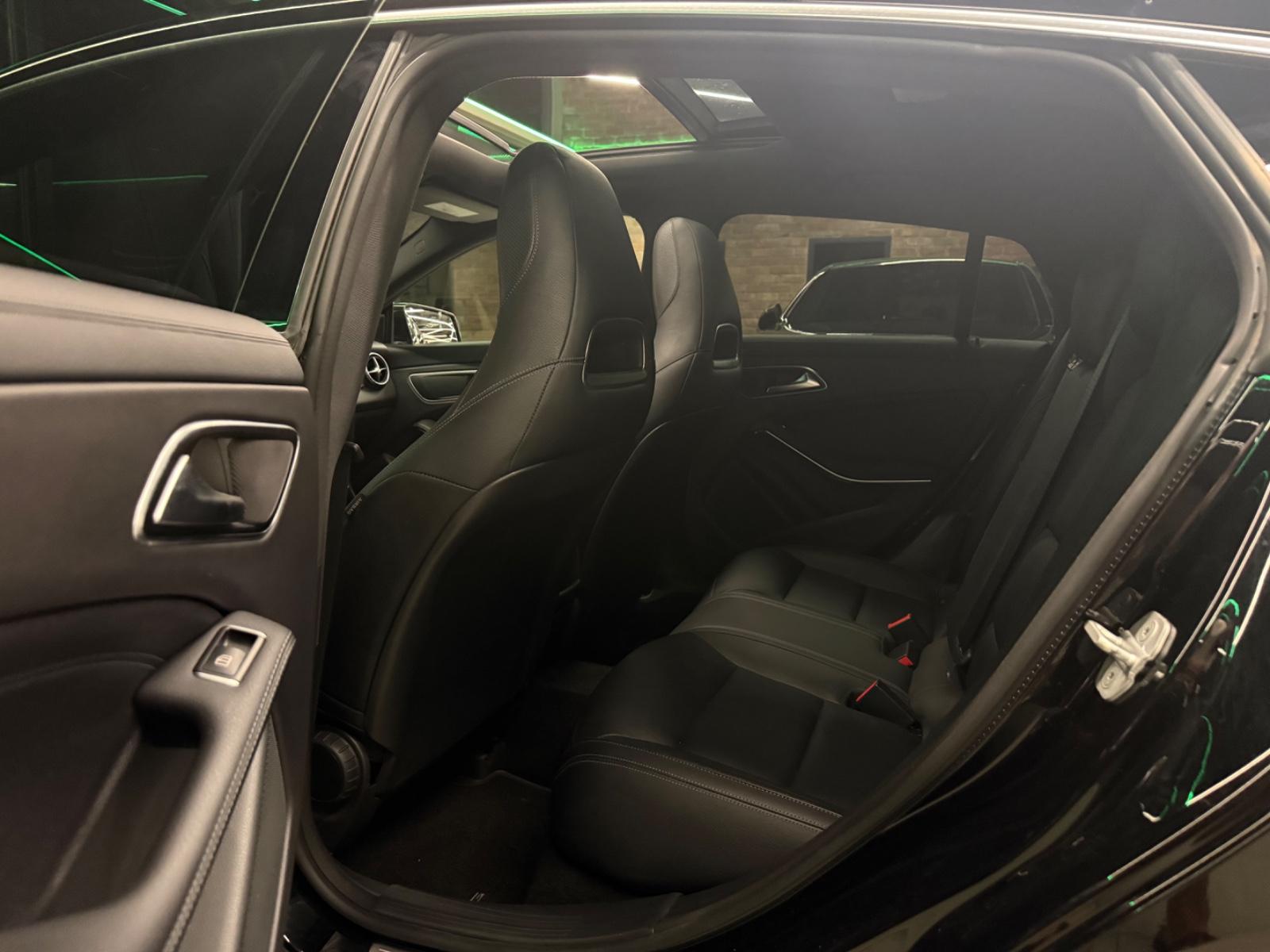 Mercedes-Benz CLA 45 AMG Shooting Brake 381 ch BVA 4Matic / Toit panoramique / Caméra de recul / Cuir / Bi-Xénon