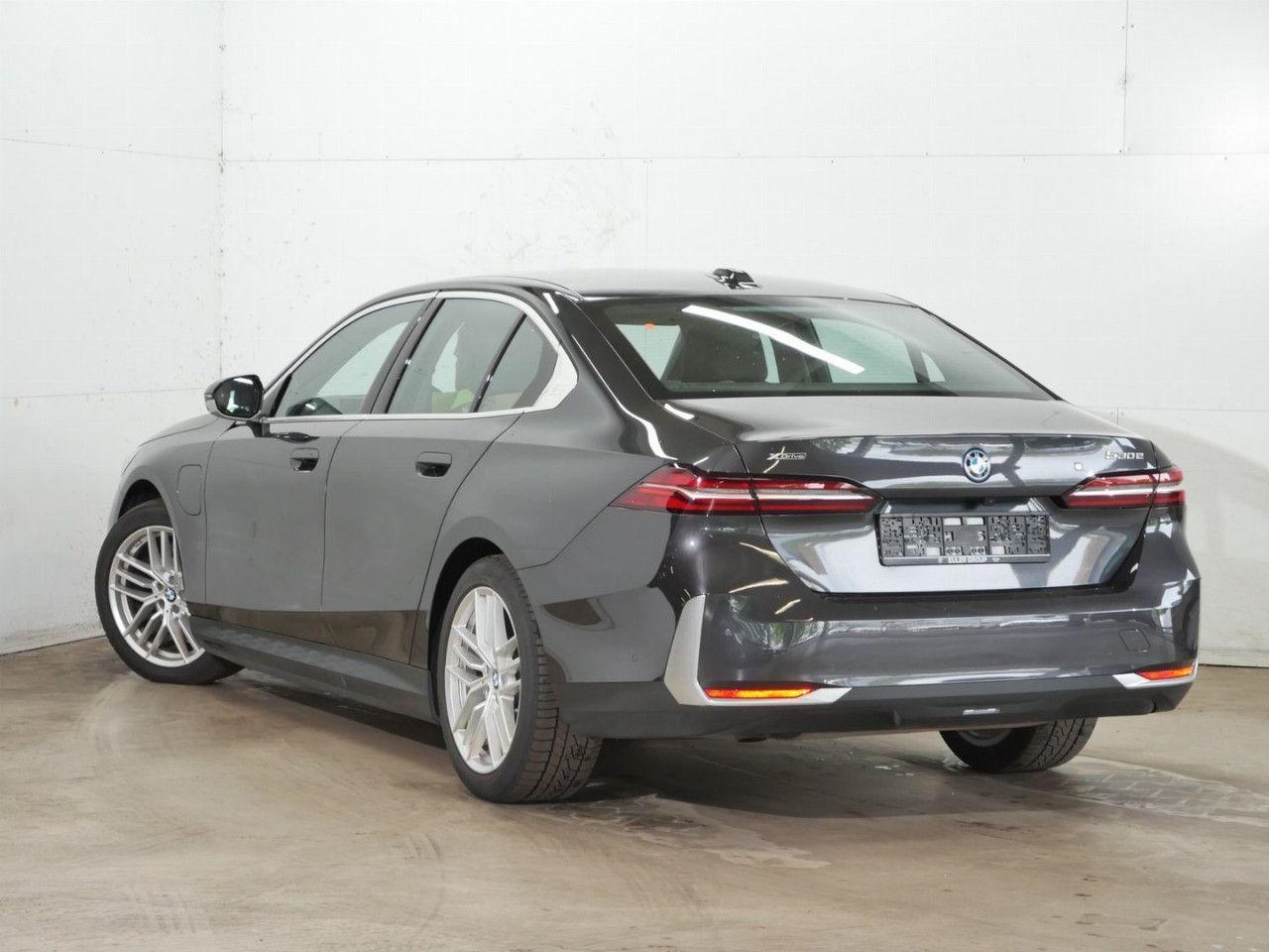 BMW 530e xDr Limo LivProf DAProf 360° KomfSi B/W