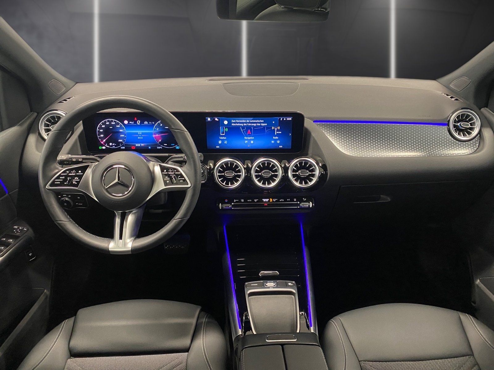 Fahrzeugabbildung Mercedes-Benz B 250 4M*AHK*STDHZG*Distro*Totwink*CarPlay*LED*