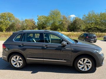 Volkswagen Tiguan - 5
