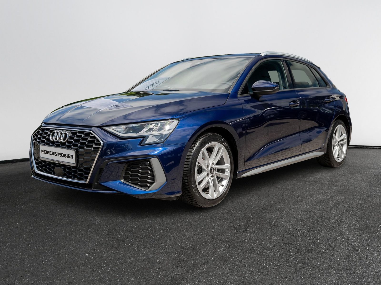 Audi A3 Sportback S line 30 TFSI imagem 2