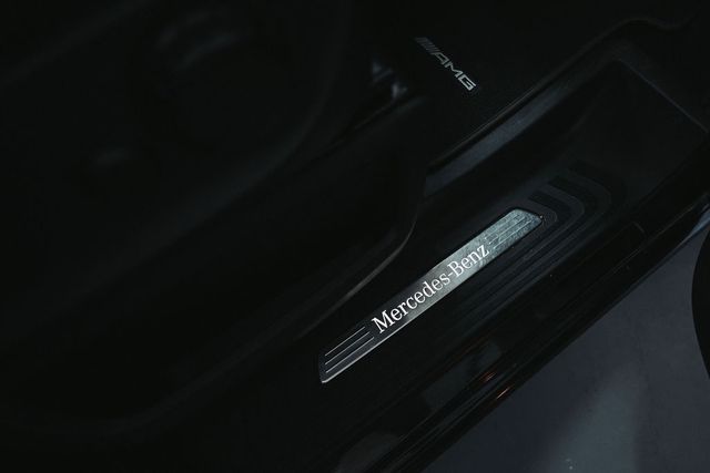 Fahrzeugabbildung Mercedes-Benz V 300 d 4-matic AMG-Line  Avantgarde Edition AHK