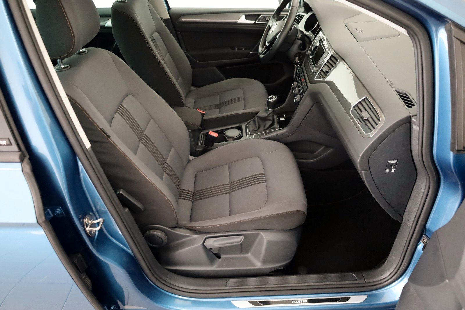 Fahrzeugabbildung Volkswagen Golf Sportsvan VII Allstar SH,PDC,8 fach bereift