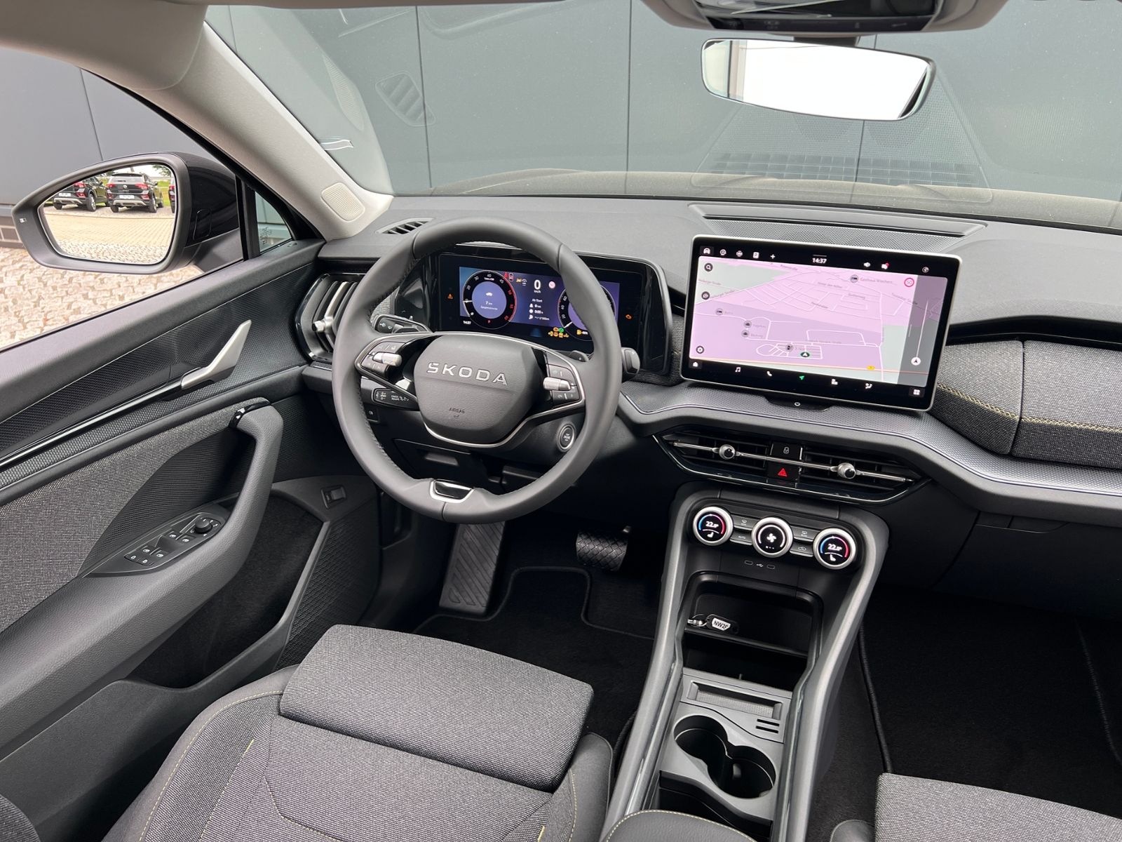 Fahrzeugabbildung SKODA Kodiaq Selection 2.0 TDI DSG *AHK, Kamera, Navi*