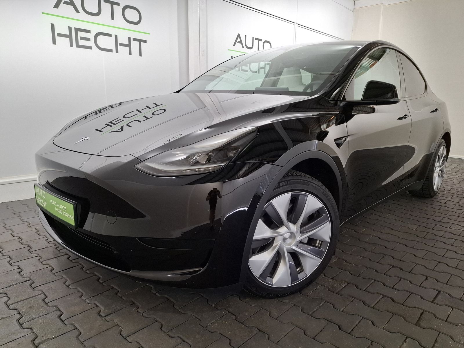 Tesla Model Y Standard, Panorama, AHK, 1.Hand, ACC
