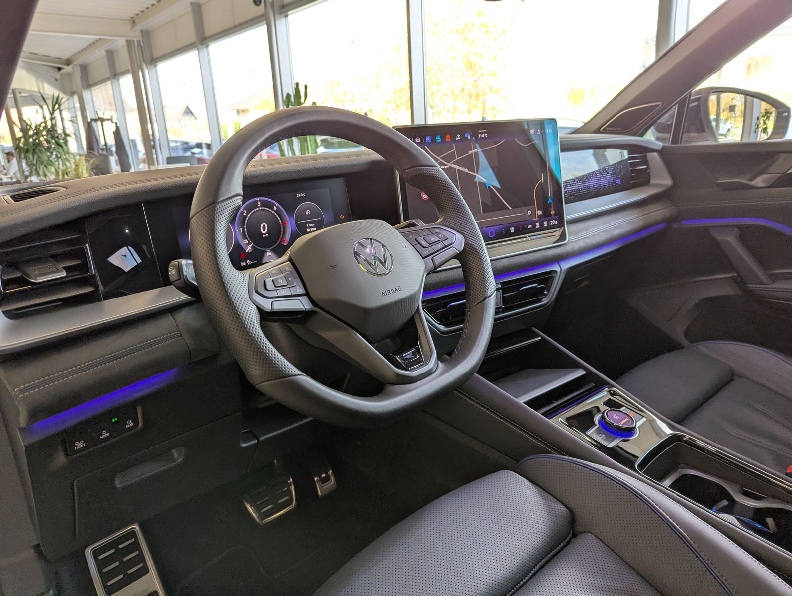 VW Tayron 2.0 R-Line Leder Launch Pano Black AHK 20 - Image 25