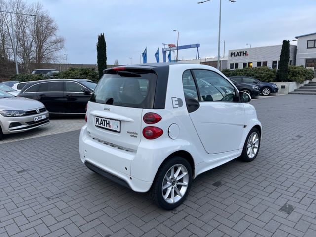 SmartForTwoElectricCoupeWeißAuto