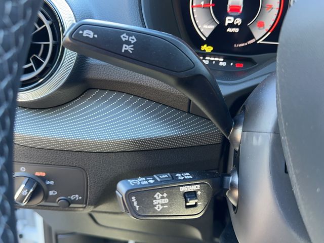 Q2 S line 35 TFSI 110150 kWPS S tronic