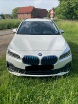 BMW 225 xe Sport Line LED LM 18 Zoll Navi PDC vo+hi - weiße BMW 225 Active Tourer