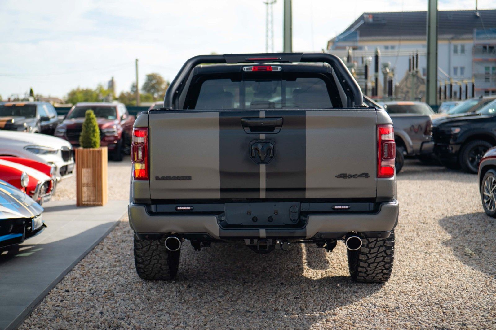 Fahrzeugabbildung Dodge RAM 5.7 V8 HEMI 4x4 OFFROAD Night LARAMIE RAPTOR