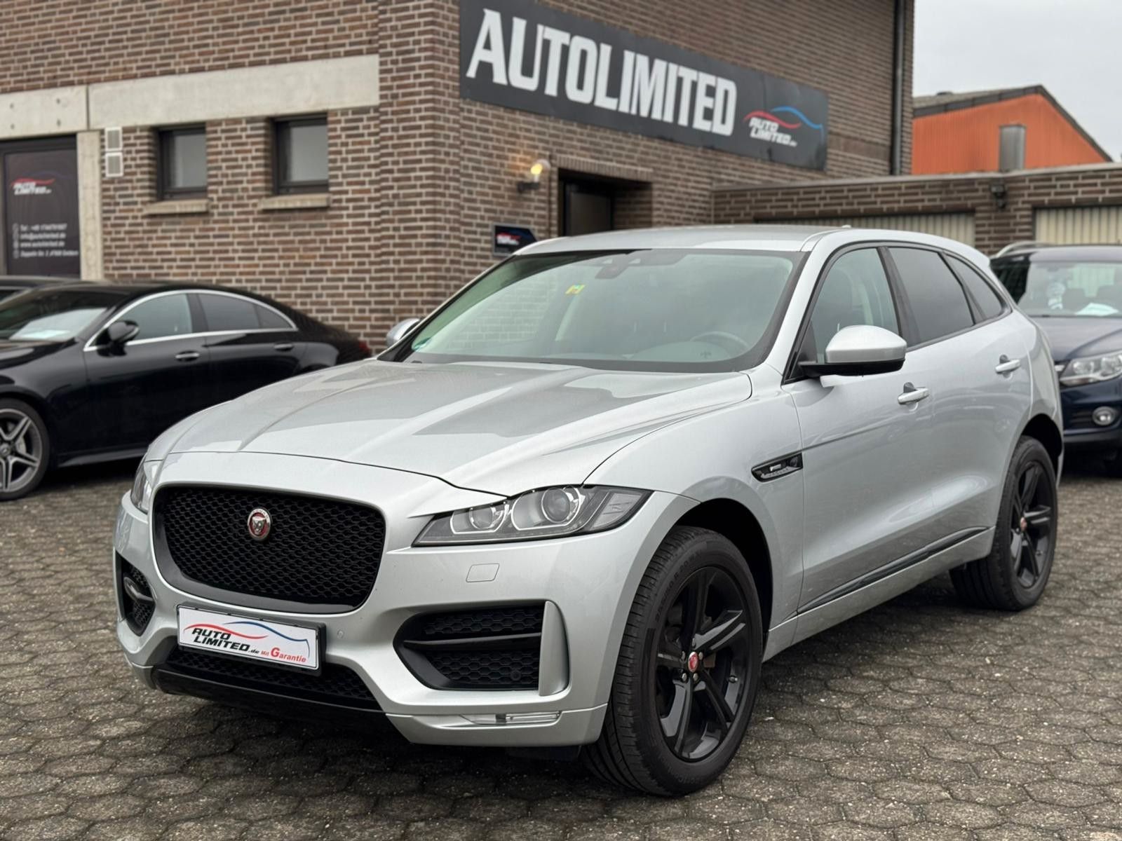 JAGUAR F-Pace