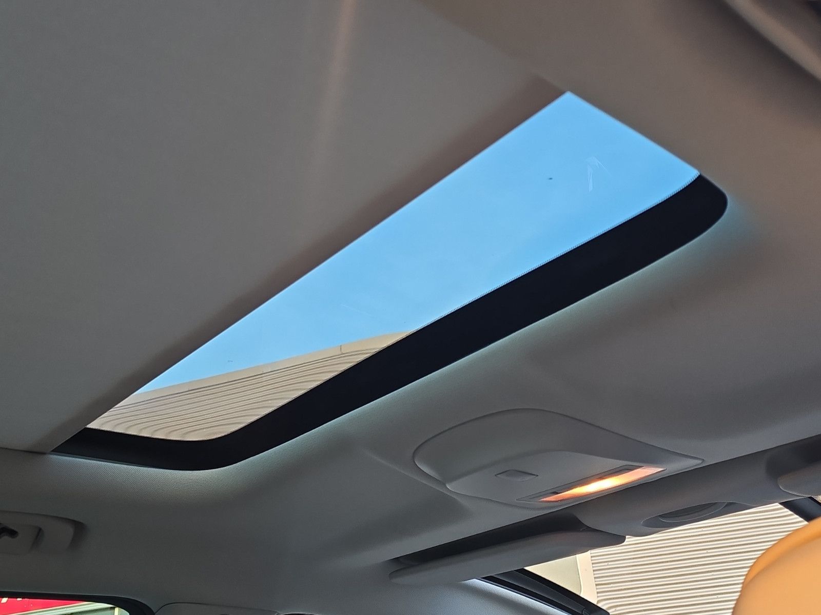 Fahrzeugabbildung Opel Zafira Tourer 7-SiTZER+AUTOMATiK+KAMERA+PANORAMA