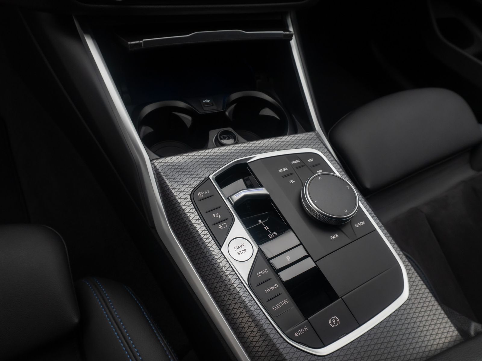 Fahrzeugabbildung BMW 330e xD M Sport H/K AHK HUD Kamera DAB Komfort