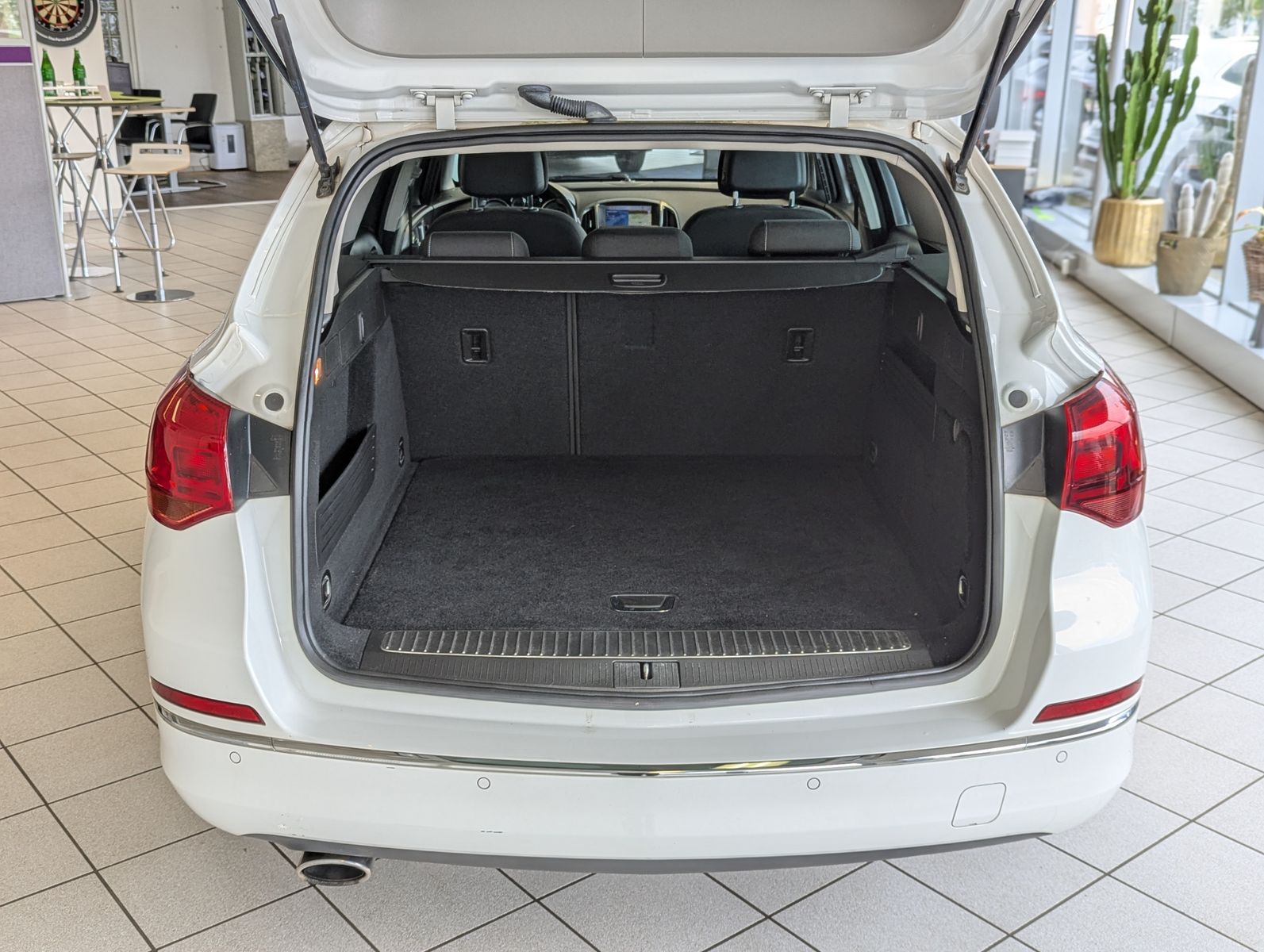 OPEL Astra 2.0 CDTI Innovation Navi Bi-Xenon Tempomat - Image 16