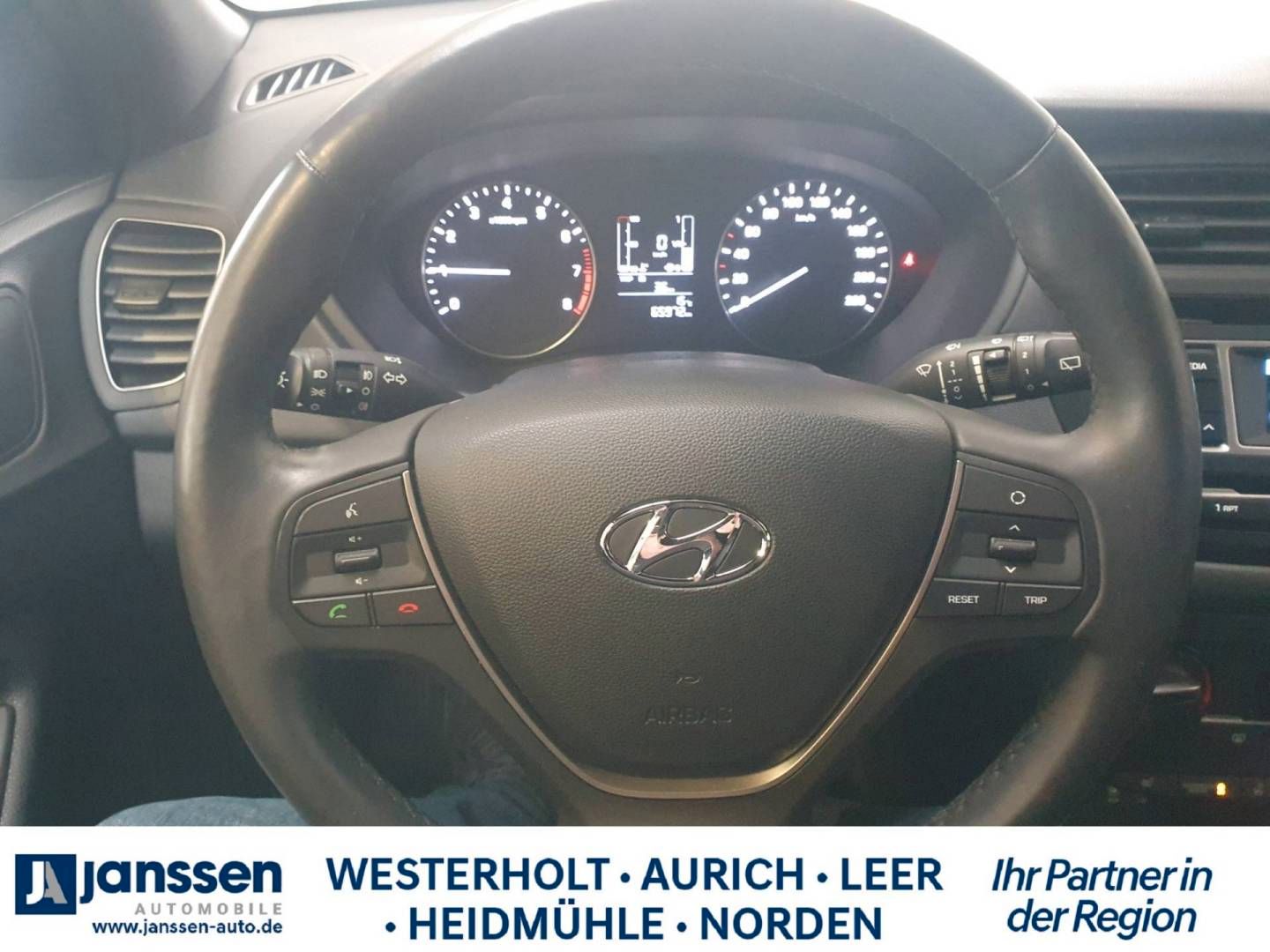 Fahrzeugabbildung Hyundai New i20 5-Türer 1,2 Benzin M/T 84 PS Sondermodel