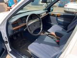 Mercedes-Benz 190 E 2.6 - Mercedes-Benz 190: 2.6