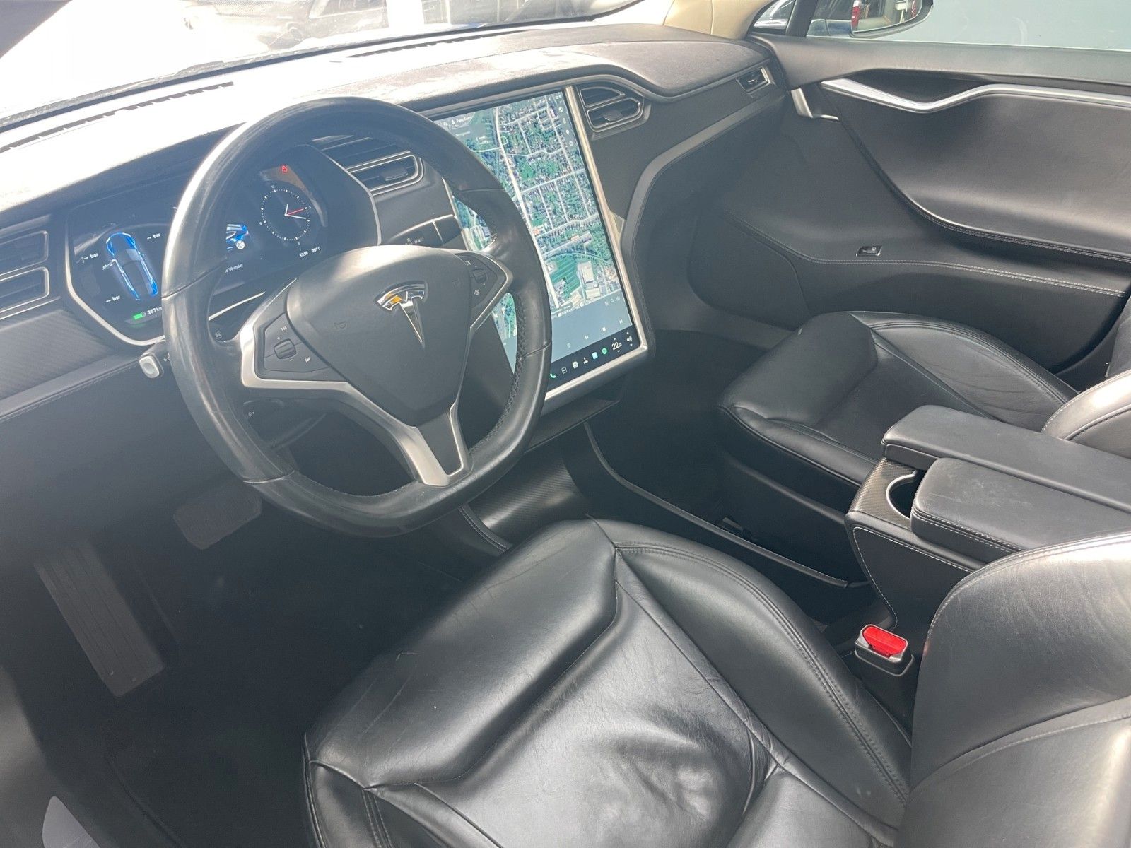 Fahrzeugabbildung Tesla Model S Dual*Xenon*ACC*CarPlay*Wlan*Pano*Ambient